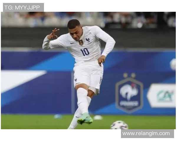 足球明星黑人磨砂皮鞋的魅力与风格解析